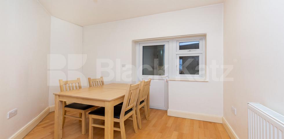  Large one bed mins from Camden Tube and walking distance to Regents Park Camden Road, Camden